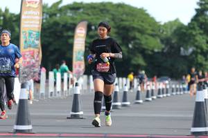 BIB: 456, 0731
                            <button type="button" onclick="openModal(5247174)" class="btn btn-primary btn-sm float-right btn-popup" data-toggle="modal" data-target=".modal-high-quality">
                        <i class="fas fa-shopping-cart"></i> Add to Cart
                    </button>
                                            <button type="button" onclick="isThisMe(5247174, true)" class="btn btn-success btn-sm float-right btn-popup btn-isme hidden" data-toggle="tooltip" data-placement="bottom" title="นี่คือรูปของคุณใช่ไหม คลิกที่นี่เพื่อเอาเข้าอัลบั้ม">
                        <i class="fas fa-plus"></i> Add to album
                    </button>
                    <button type="button" onclick="isThisMe(5247174, false)" class="btn btn-warning btn-sm float-right btn-popup btn-isnotme hidden">
                        <i class="fas fa-ban"></i> Remove from album
                    </button>